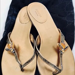 GUCCI GOLD BEE SANDALS